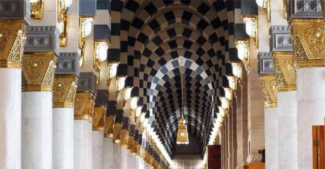 Title: Unveiling the Intriguing World of Muslim Fashion: A Kaleidoscope of Elegance